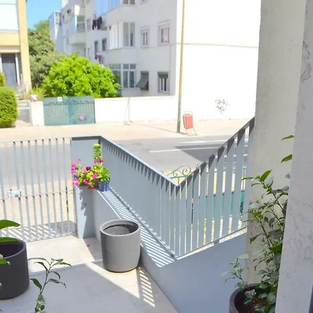 Rh Maria Art House And Terraces, Center Βίλα